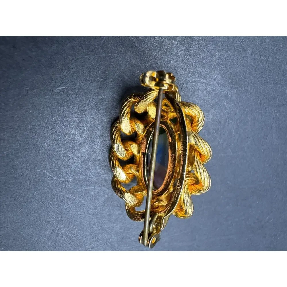 Vintage Striped Pink Blue Yellow Porphyry Art Glass Oval Gold Tone Brooch Pin